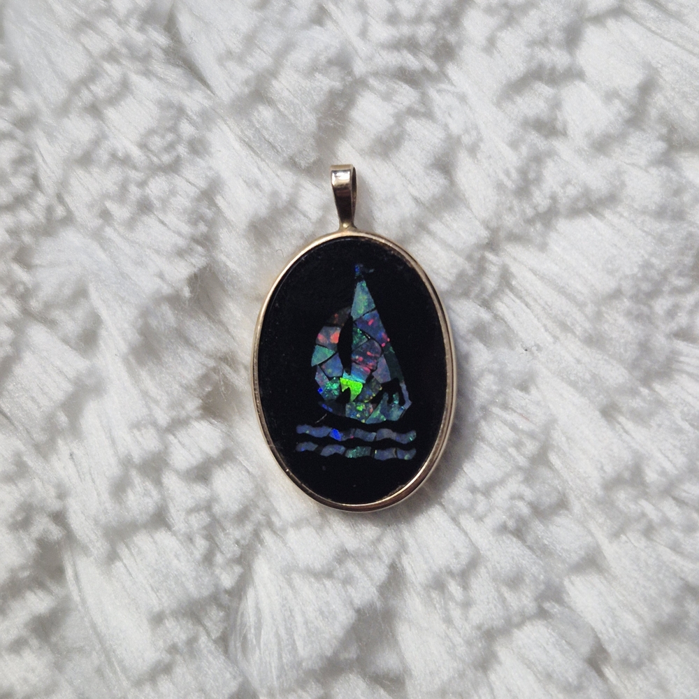 Vintage 14k Gold Onyx Sailboat Pendant - Picture 2 of 10